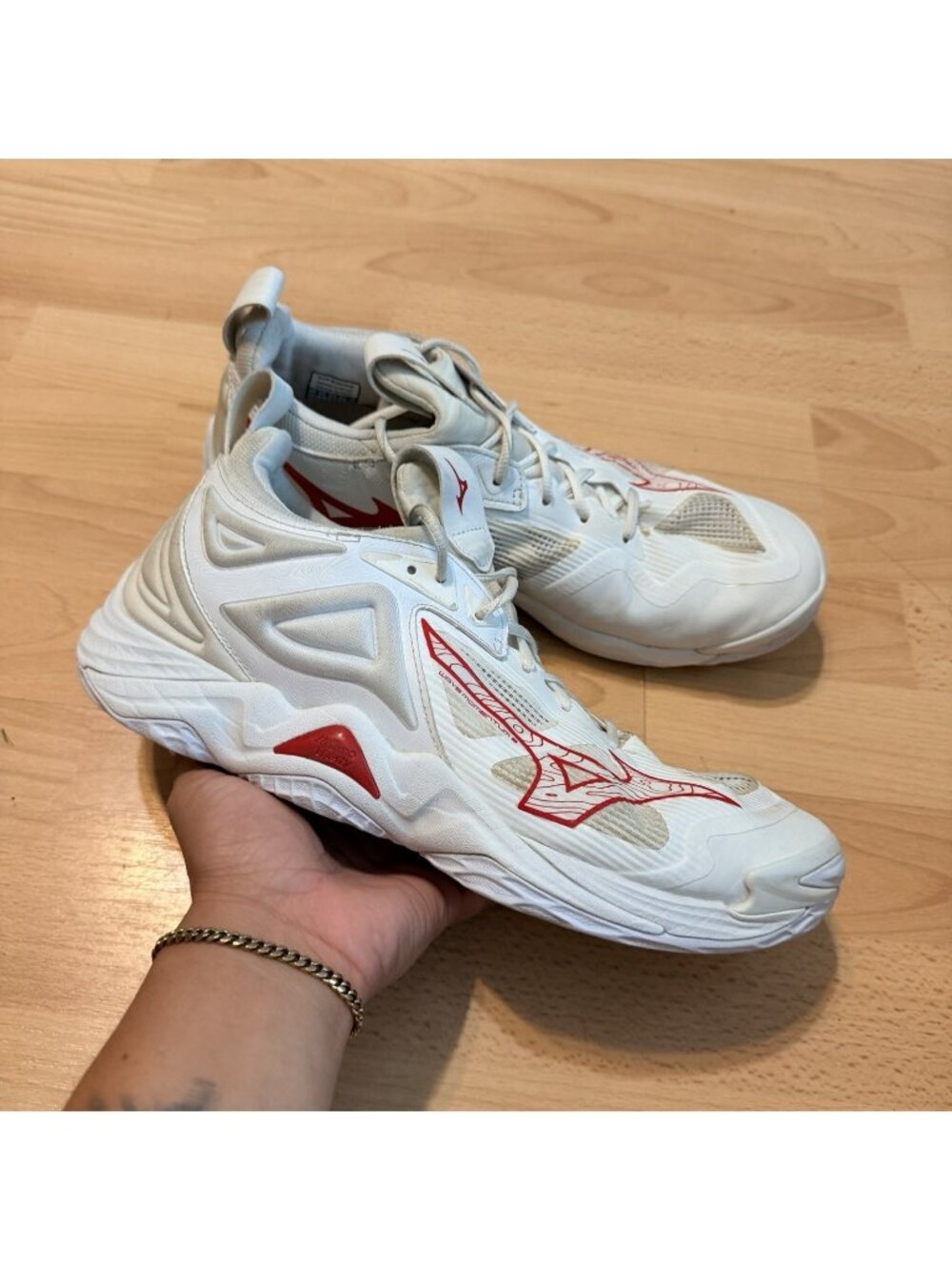 Mizuno Womens Wave Momentum 2 White Volleyball Shoes, Size 11.5 M 10
